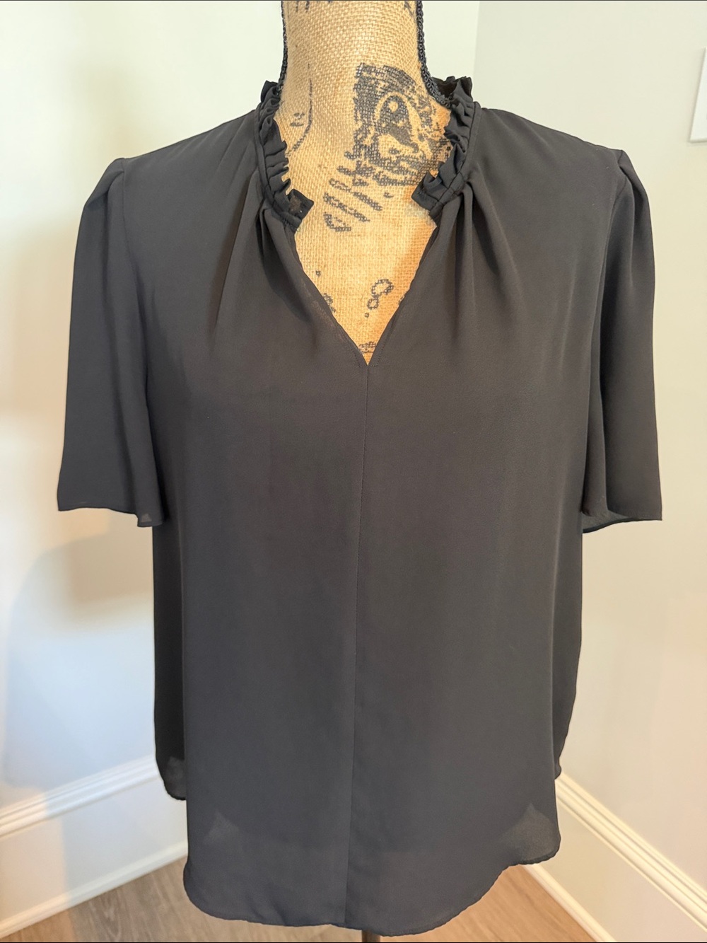 T Tahari Black Ruffle-Trim Split V-Neck Blouse